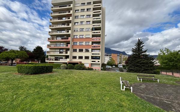 Appartement à vendre    3 pièces • 62,59 m2 Échirolles