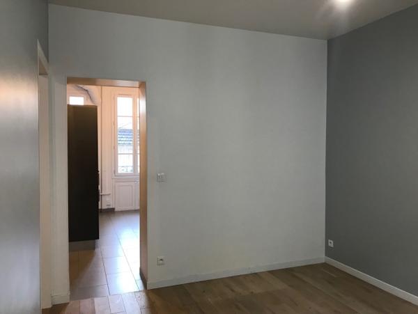 Location Appartement 2 pièces Chantilly (60500) - CENTRE VILLE PROCHE GARE