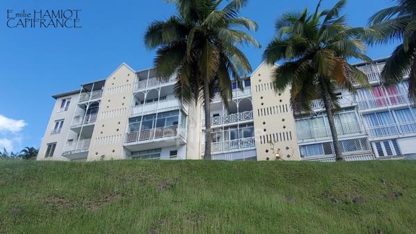 Appartement au 1er étage - 3 pièces avec terrasse et vue mer