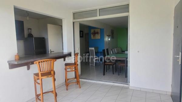 Appartement au 1er étage - 3 pièces avec terrasse et vue mer