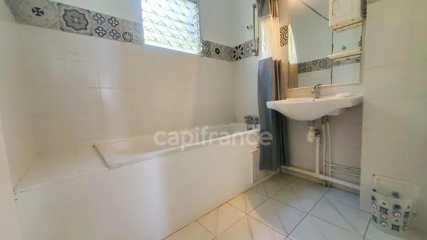 Appartement au 1er étage - 3 pièces avec terrasse et vue mer