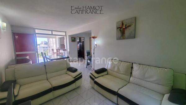 Appartement au 1er étage - 3 pièces avec terrasse et vue mer