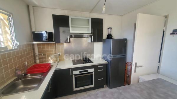 Appartement au 1er étage - 3 pièces avec terrasse et vue mer