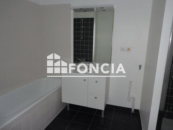 Location Appartement 2 pièces 61.1 m² - 185 RUE NATTIER Brest 29200