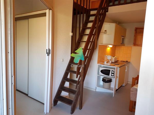 Apt T2 mezzanine avec terrasse.