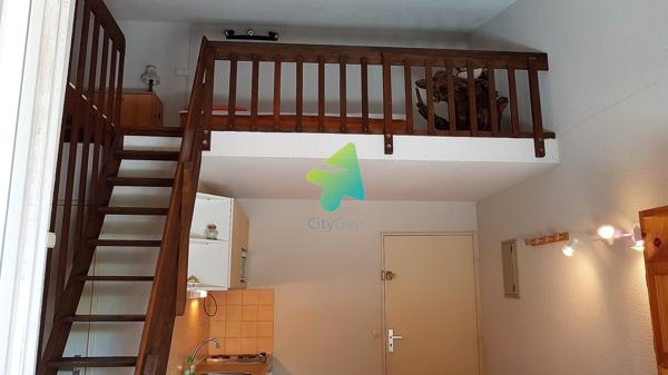 Apt T2 mezzanine avec terrasse.