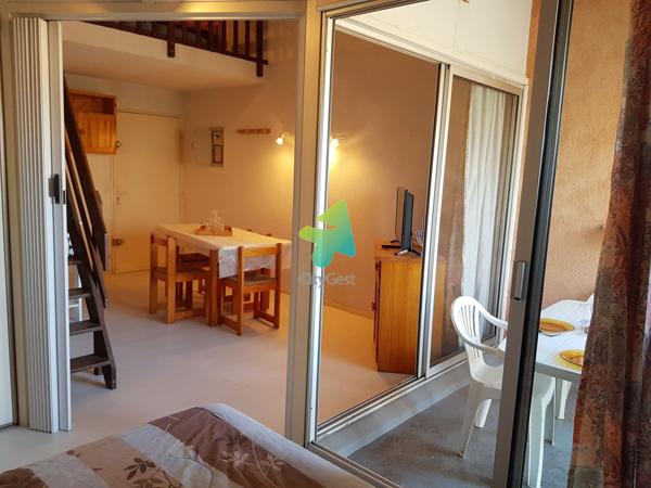 Apt T2 mezzanine avec terrasse.