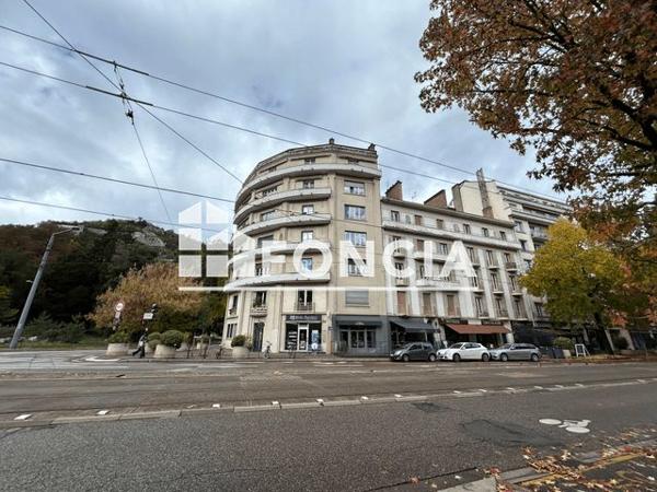Location Appartement 2 pièces 41.6 m² - 42 AVENUE MARECHAL RANDON Grenoble 38100