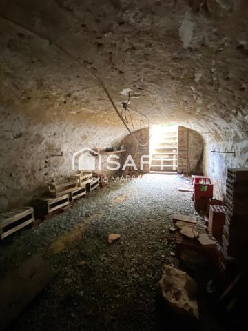 Maison à rénover avec 9686m² terrain constructible