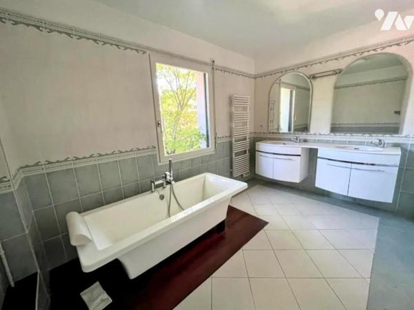Maison Familiale à LA CHAPELLE SUR ERDRE