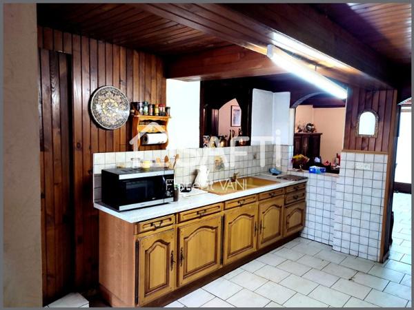 Maison de village avec ancienne exploitation