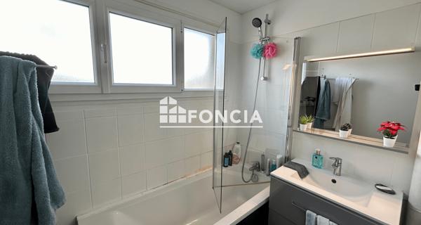 Location Appartement 4 pièces 74 m² - Saint-étienne-du-rouvray 76800