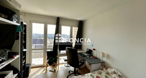 Location Appartement 4 pièces 74 m² - Saint-étienne-du-rouvray 76800