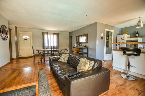 Biganos (33380) Villa 3 chambres + 1 bureau sur un terrain de 1 047 m2 avec pisc