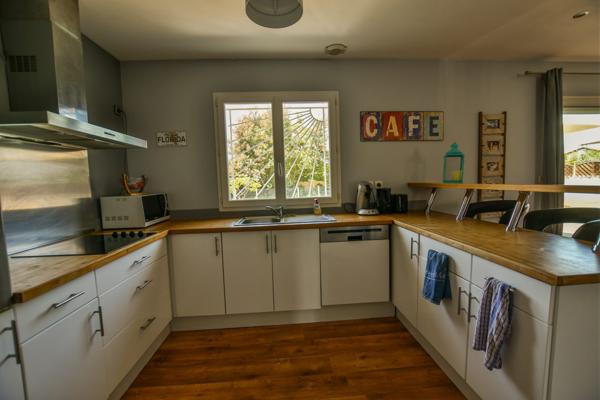 Biganos (33380) Villa 3 chambres + 1 bureau sur un terrain de 1 047 m2 avec pisc