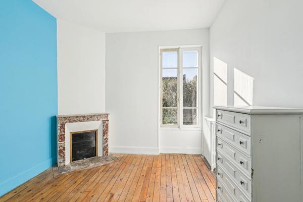 VICHY (03200) - MAISON DE VILLE À ÉTAGE - QUARTIER CALME - JARDIN