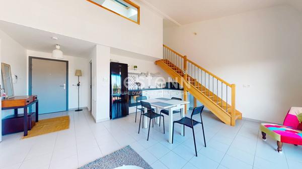 A VENDRE APPARTEMENT 3 PIÈCES DERNIER ÉTAGE AVEC TERRASSE PLEIN SUD-OUEST À CHILLY-MAZARIN