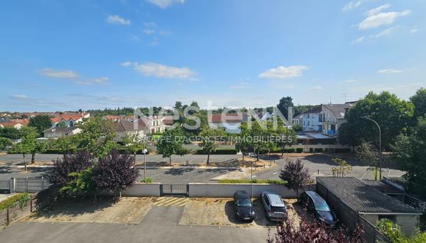 A VENDRE APPARTEMENT 3 PIÈCES DERNIER ÉTAGE AVEC TERRASSE PLEIN SUD-OUEST À CHILLY-MAZARIN