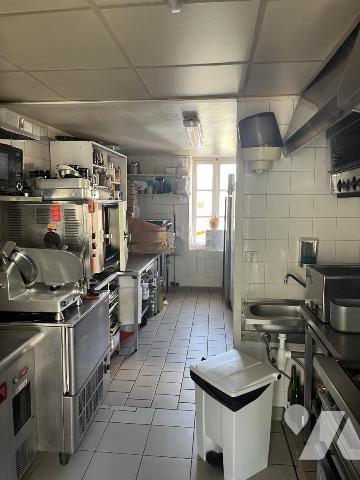 Ensemble immobilier - bar-restaurant et habitation - CEAUCE