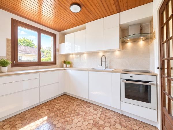 A CUFFIES 02, MAISON EN PIERRE DE 82 M2 AVEC DÉPENDANCE ET CAVE SUR SON TERRAIN DE 495 M2.