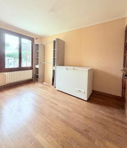 A CUFFIES 02, MAISON EN PIERRE DE 82 M2 AVEC DÉPENDANCE ET CAVE SUR SON TERRAIN DE 495 M2.