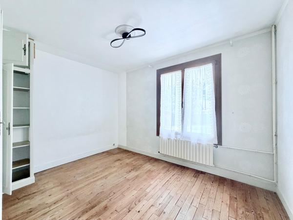 A CUFFIES 02, MAISON EN PIERRE DE 82 M2 AVEC DÉPENDANCE ET CAVE SUR SON TERRAIN DE 495 M2.