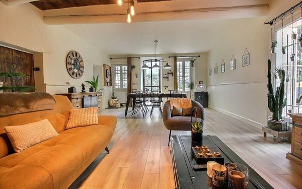 Maison à vendre    5 pièces •  Carpentras