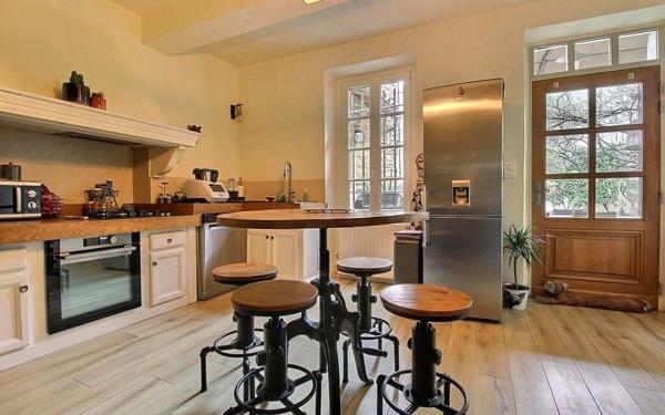 Maison à vendre    5 pièces •  Carpentras