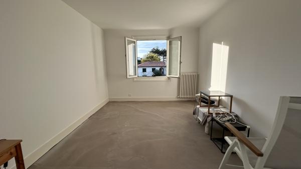 Appartement
                                                                                                                                                                                                                                                                                                                        4 pièce(s)                                                                                                                                                                                                          3 chambre(s)                                                                                                                                                                                                          82.6  m²