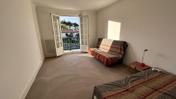 Appartement
                                                                                                                                                                                                                                                                                                                        4 pièce(s)                                                                                                                                                                                                          3 chambre(s)                                                                                                                                                                                                          82.6  m²