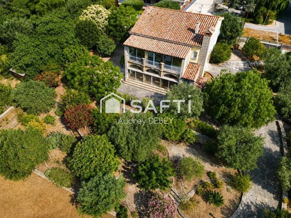 L'EXCEPTION PREND TOUT SON SENS LORSQU'UNE ADRESSE RÉUNIT EMPLACEMENT, VUE ET PATRIMOINE. SANARY-SUR-MER