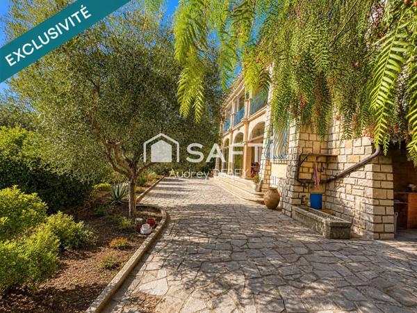 L'EXCEPTION PREND TOUT SON SENS LORSQU'UNE ADRESSE RÉUNIT EMPLACEMENT, VUE ET PATRIMOINE. SANARY-SUR-MER