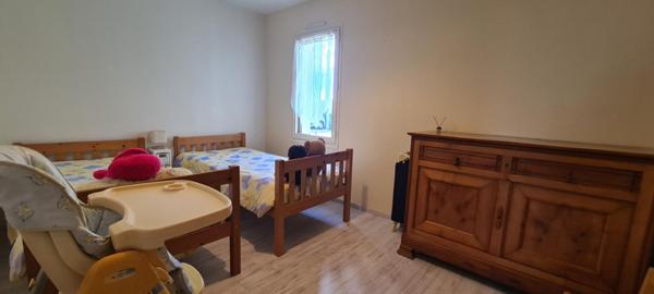 Maison Clisson 6 P . 3 Chs . Bureau . Atelier . 143.5 M² . T 982 M² . Double garage . Cave