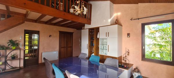 Maison Clisson 6 P . 3 Chs . Bureau . Atelier . 143.5 M² . T 982 M² . Double garage . Cave