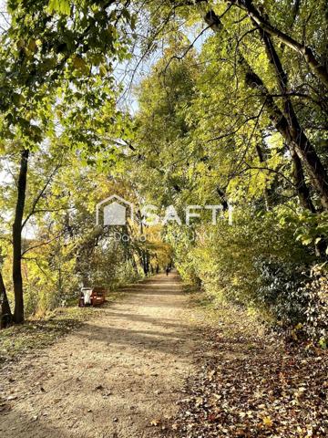 Maison familiale spacieuse avec jardin et garage