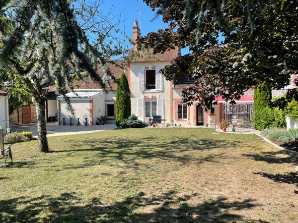 Maison 11 pièces 279.07 m2