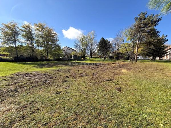 Vente Terrain 1200 m2 à Saint-Victor-de-Morestel