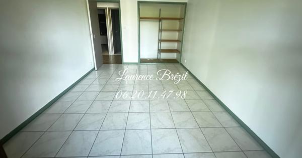 La Brillanne Maison de plain-pied 106m² , garage et dépendances sur plus de 2000m² de terrain