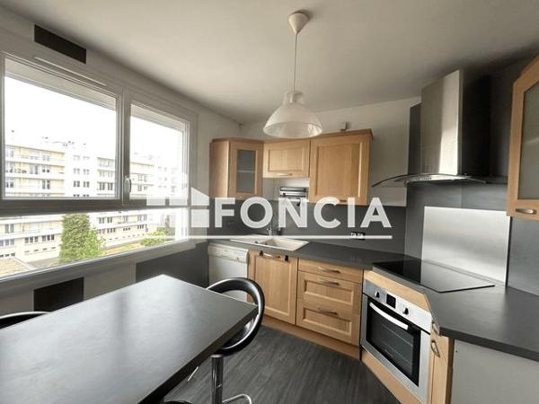 Location Appartement 4 pièces 78.48 m² - 65-67 ET 69 RUE MAINDRON Cholet 49300