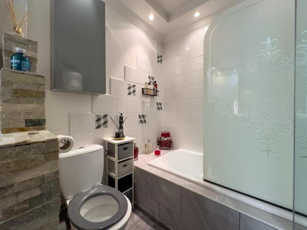 Grand appartement 85m2+2 caves+Balcons