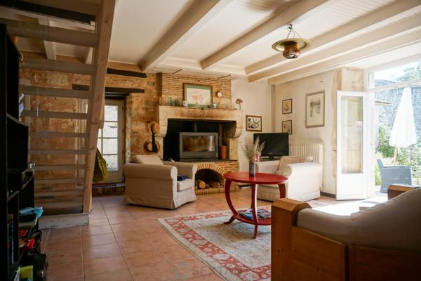 Charmant ensemble immobilier du XVIIIe siècle niché au coeur de la vallée du Bandiat.