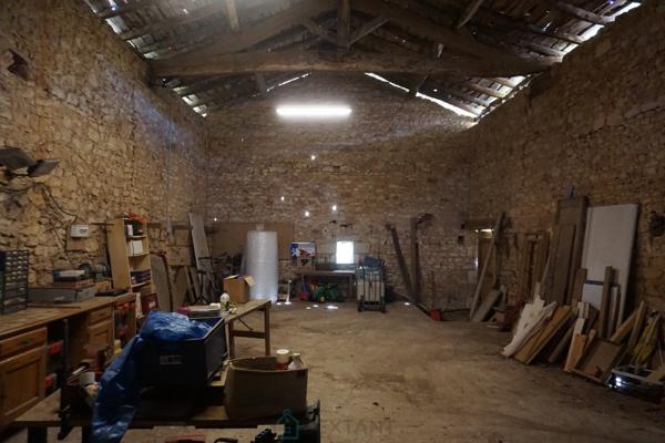 Charmant ensemble immobilier du XVIIIe siècle niché au coeur de la vallée du Bandiat.