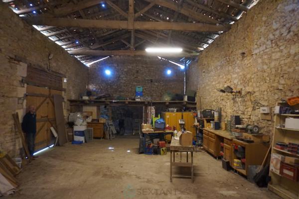 Charmant ensemble immobilier du XVIIIe siècle niché au coeur de la vallée du Bandiat.