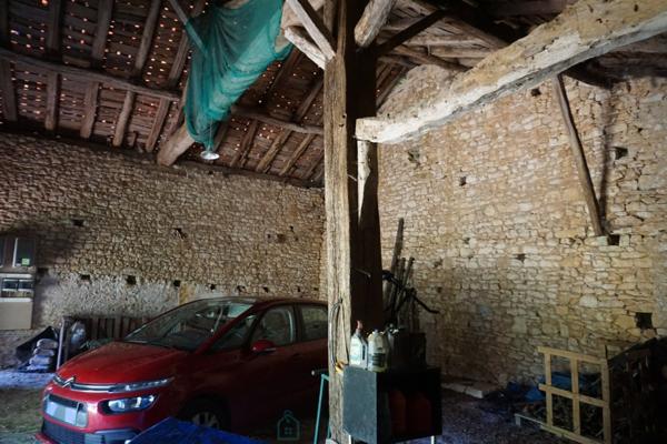 Charmant ensemble immobilier du XVIIIe siècle niché au coeur de la vallée du Bandiat.