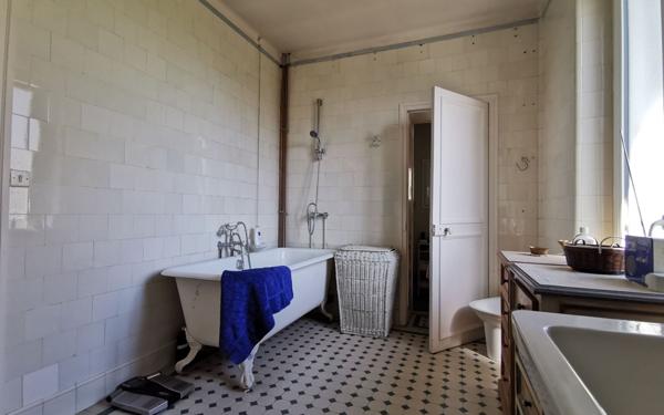 Maison à vendre    9 pièces • 280 m2 Mandres-les-Roses