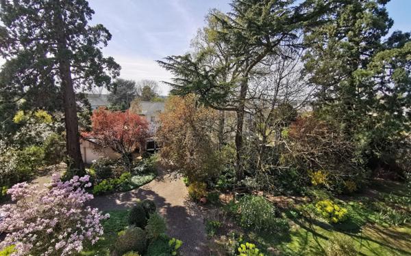 Maison à vendre    9 pièces • 280 m2 Mandres-les-Roses