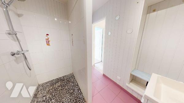 MAISON CENTRE LES PIEUX