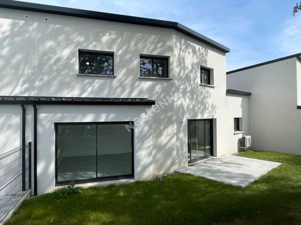 Maison contemporaine a vendre a Elven - 5 chambres et jardin ! Bretagne Sud / Morbihan