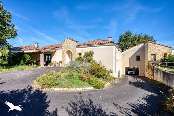 Maison à vendre |  Saint-Céré |  9 pièces | 296 m²