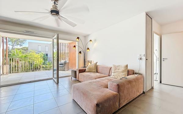 Appartement à vendre    2 pièces • 52,74 m2 Saint-Raphaël